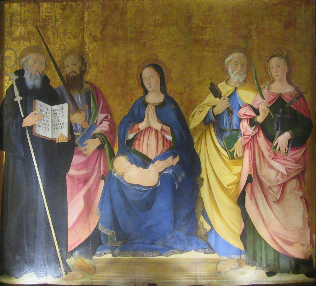 Antoniazzo Romano: Justina (rechts) mit Benedikt von Nursia (links), Paulus> (halblinks), Maria und Petrus (halbrechts), um 1485, im Museum der Kirche San Paolo fuori le Mura in Rom