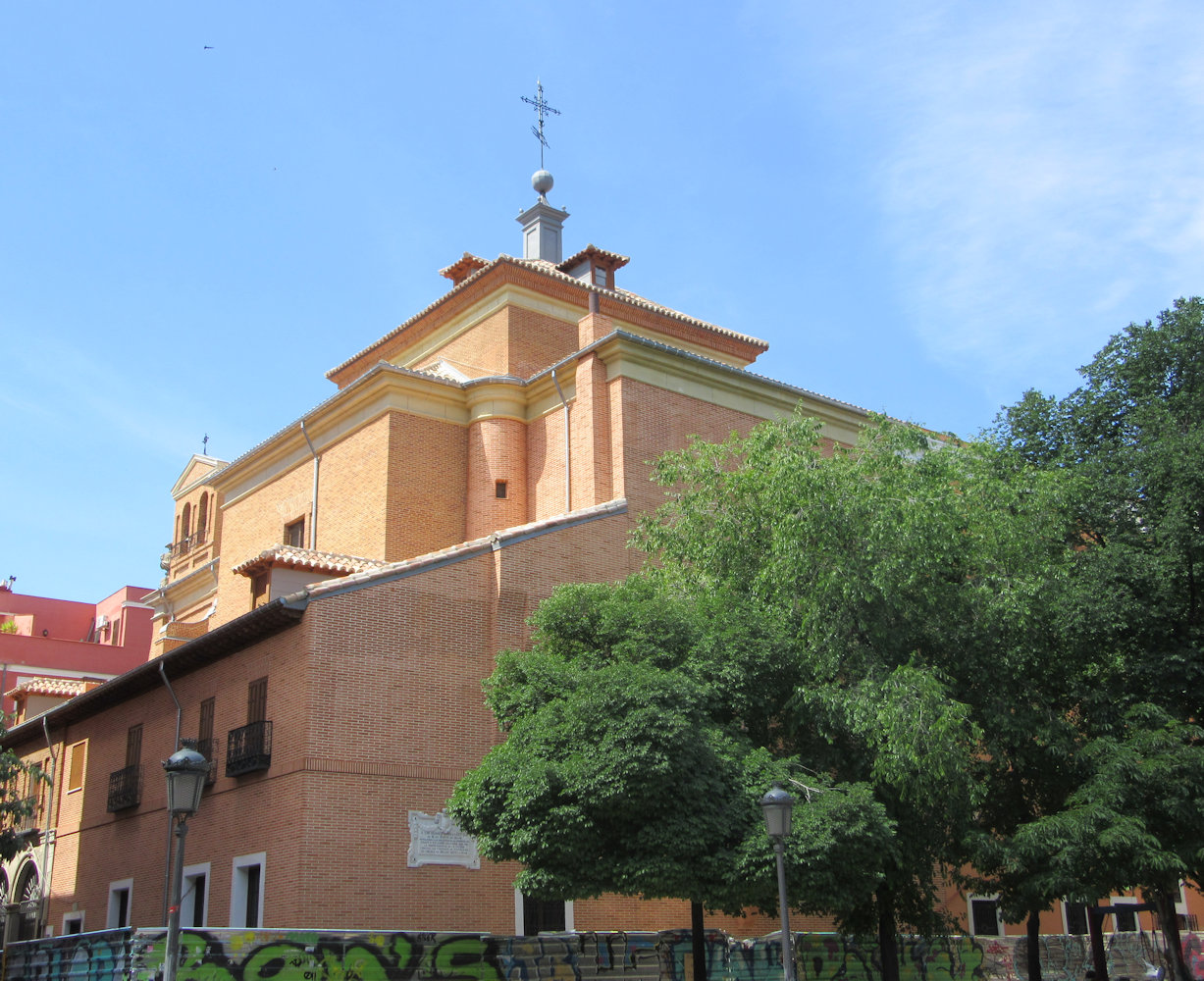 Rückseite der Kirche Santos Justo y Pastor in Madrid