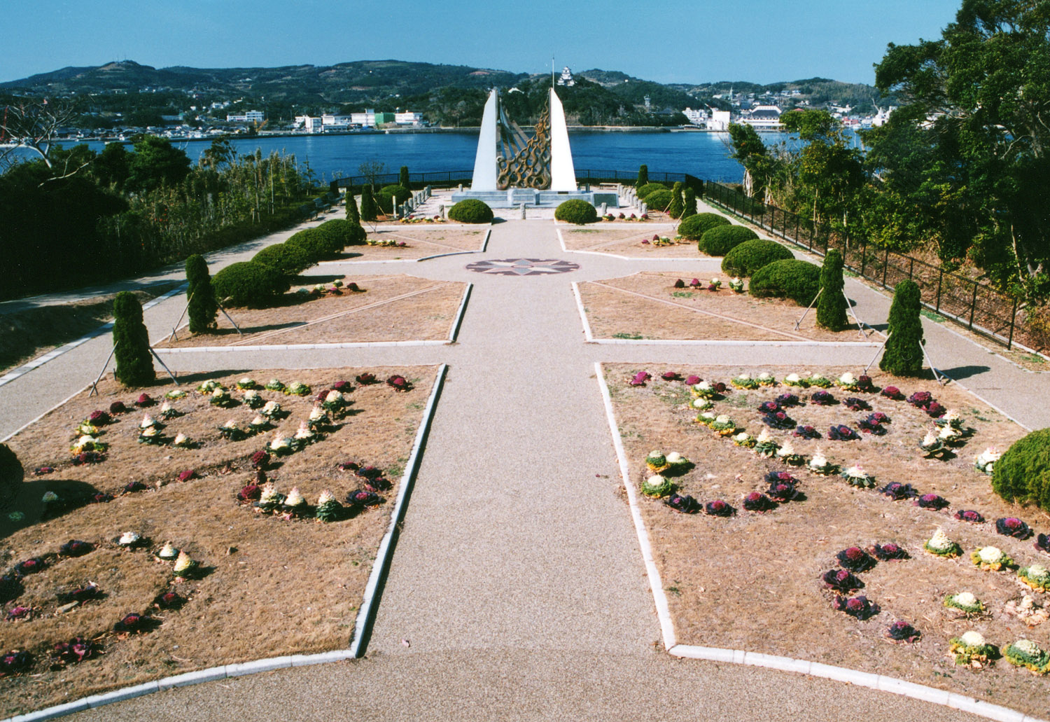 Park mit dem Denkmal für Kamillus Costanzo in Hirado