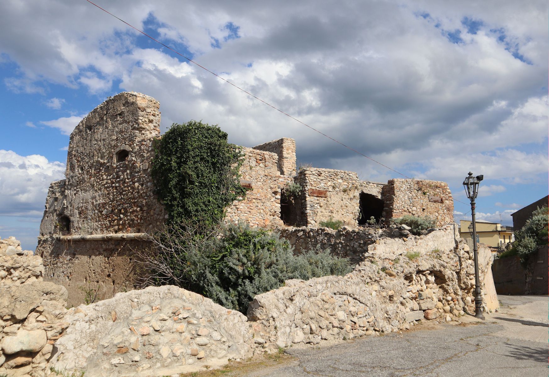 Ruinen des Kastells in Bovalino Superiore