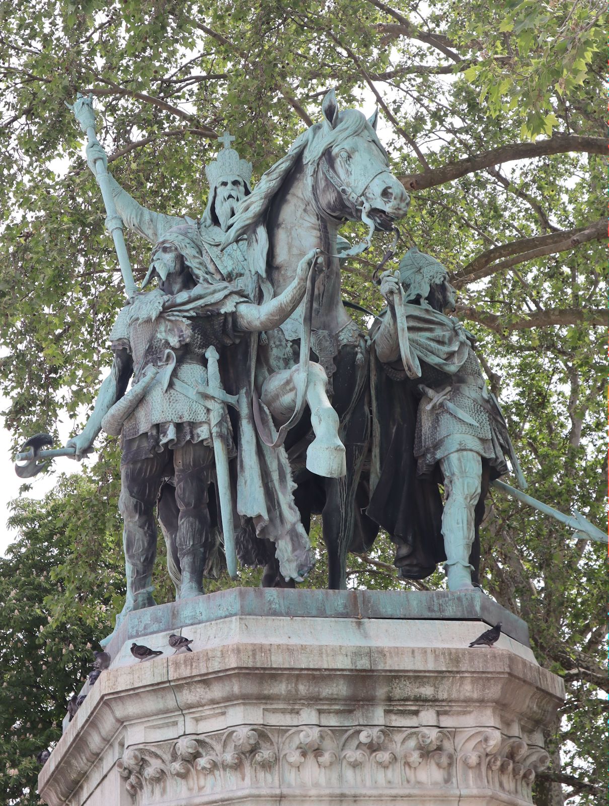 Charles und Louis Rochet: Denkmal &bdquo;Karl und seine Leutnante&rdquo;, 1878, an der Kathedrale Notre-Dame in Paris