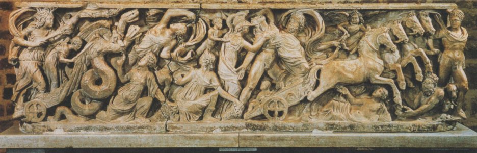 Sarkophag, den Karl für seine Bestattung aus Rom nach Aachen bringen ließ. Die römische Arbeit aus dem 3. Jahrhundert stellt den Proserpina-Mythos dar, der von den Franken im Sinne der Auferstehung Jesu gedeutet wurde