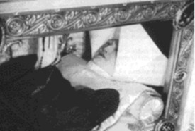 Katharinas unverwester Körper in der Mutterhauskapelle der Vinzentinerinnen in Paris
