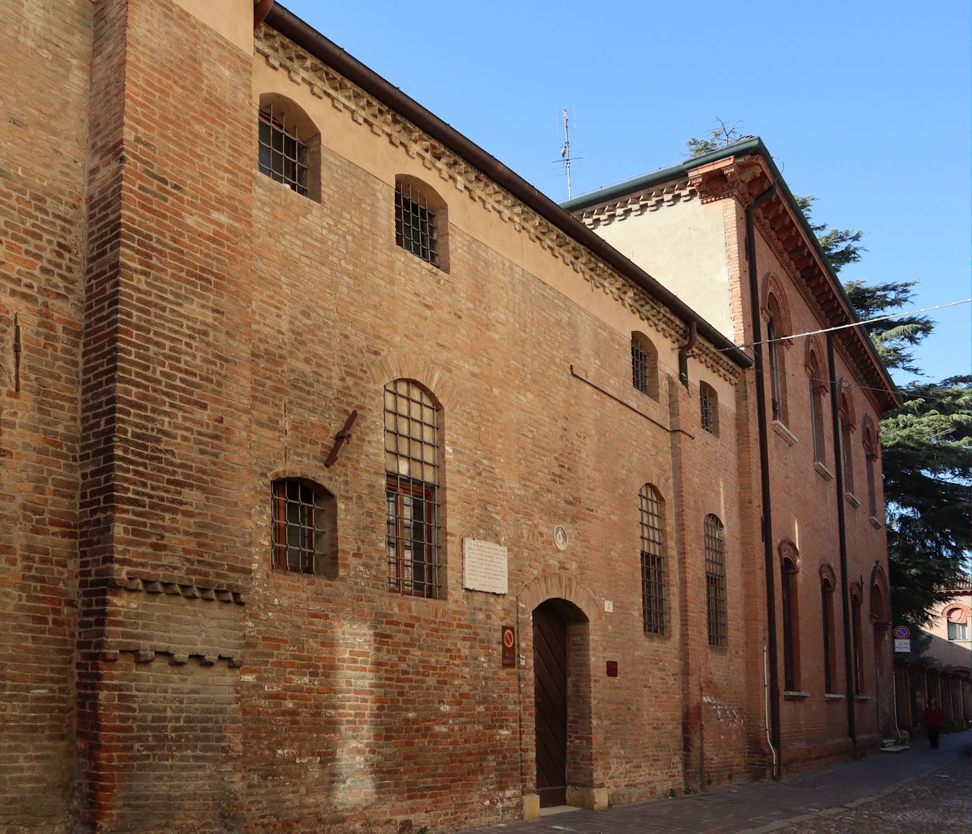 das noch heute belebte Kloster Corpus Domini in Ferrara