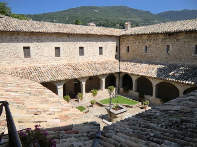 Kreuzgang im Kloster San Damiano