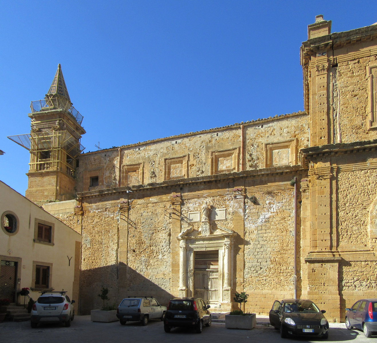 ehemalige Mutterkirche in Sambuca di Sicilia, erbaut ab 1642 an der Stelle des alten Kastells, zerstört beim Erdbeben 1968