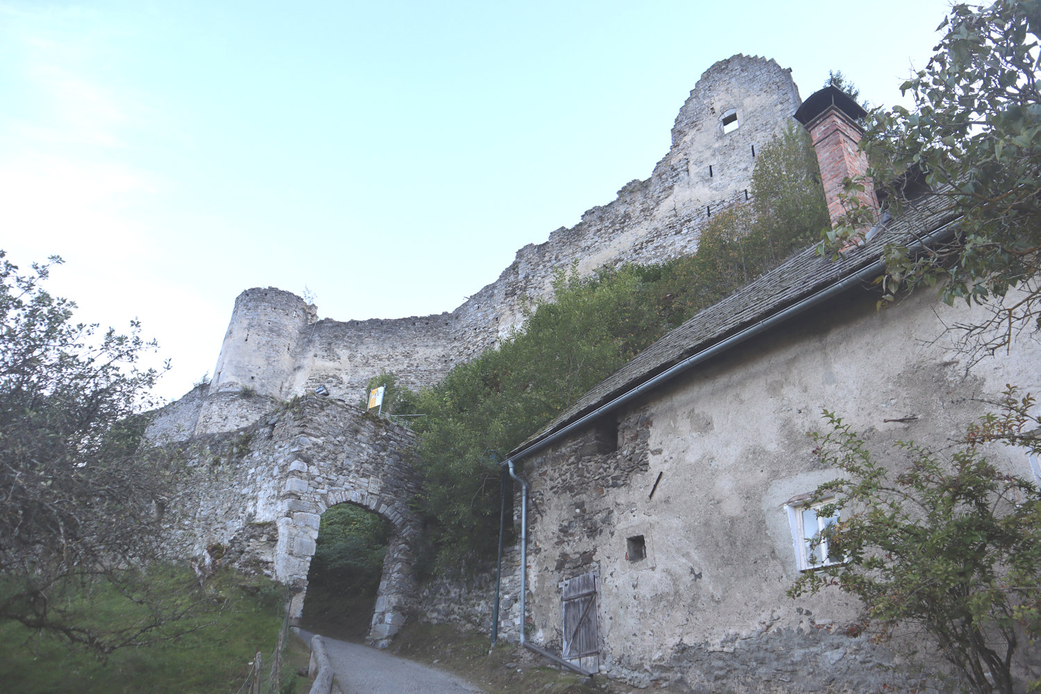 Reste der Burg Petersberg in Friesach