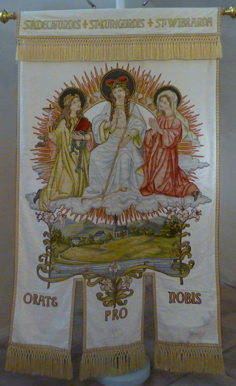 Wallfahrtsbanner: Mechtund (links), Kunigunde (Mitte) und Wibranda, in der Kirche St. Gallus in Eichsel