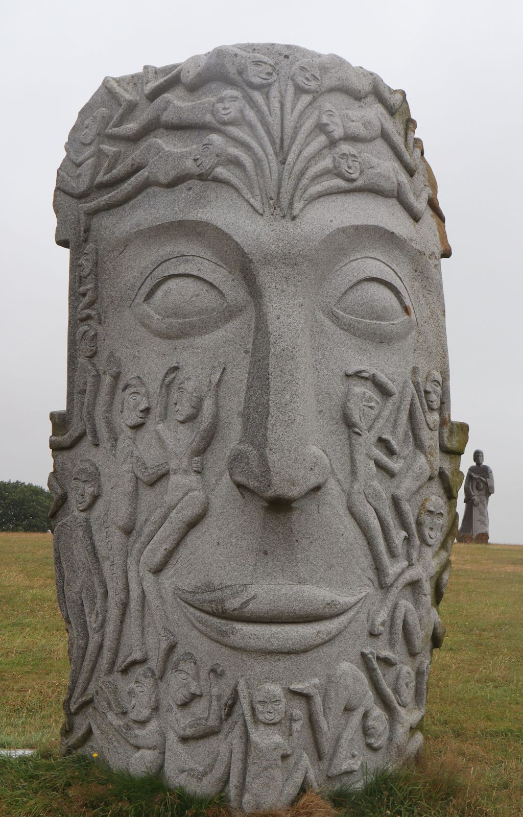 Ollivier Lévêque: Statue, 2016, im „Vallée des Saints” nahe Carnoët bei Saint-Brieuc