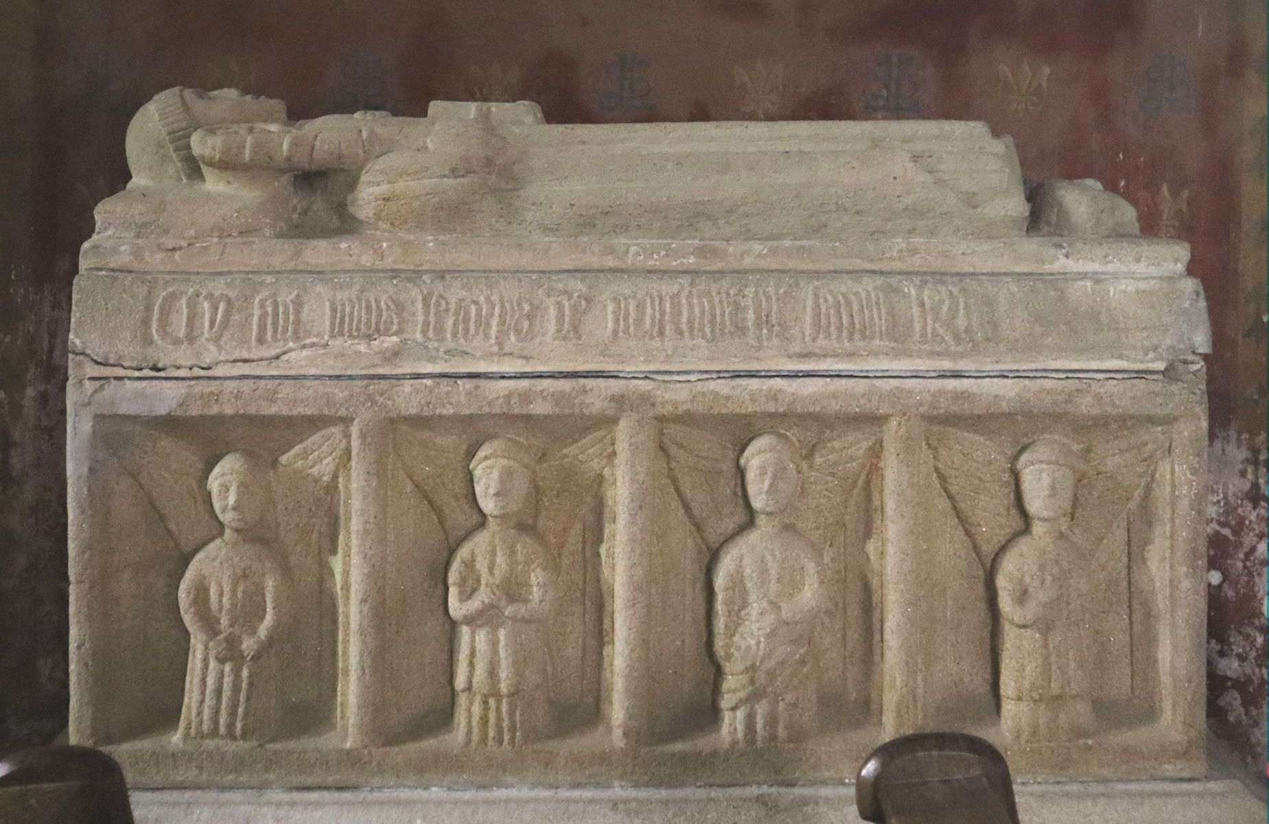 Laurus' Sarkophag in der Kirche in Saint-Léry bei Vannes