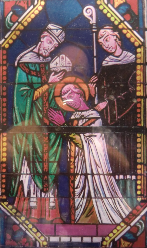 Glasfenster: Leo wird zum Bischof geweiht, in der Kathedrale in Bayonne