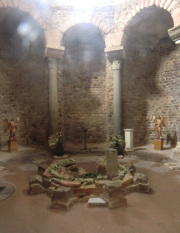 Baptisterium neben der Kathedrale in Fréjus