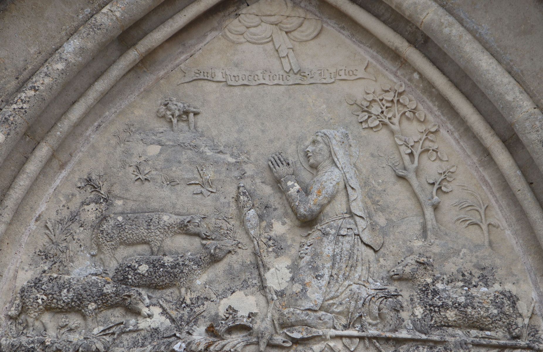 Relief an der Pfarrkirche in Sampigny