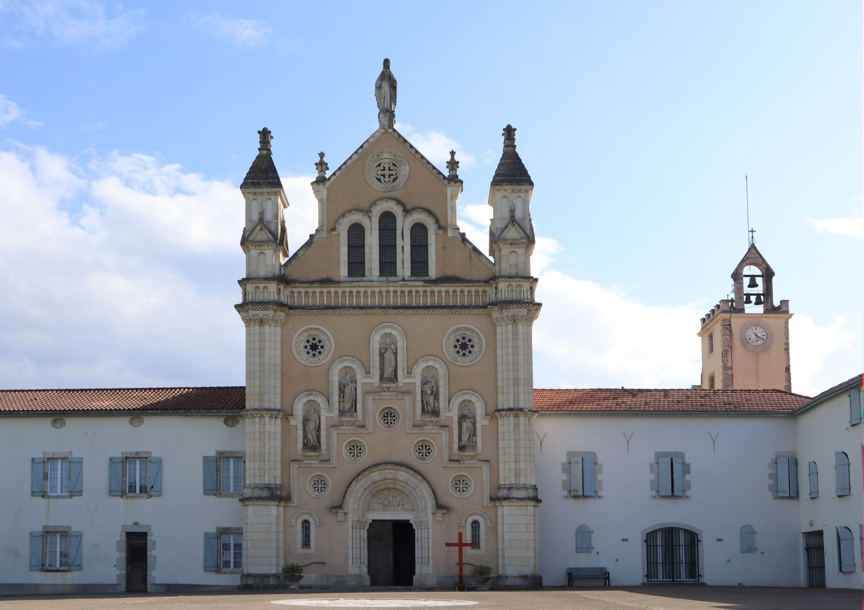 Kirche und Kloster in Anglet