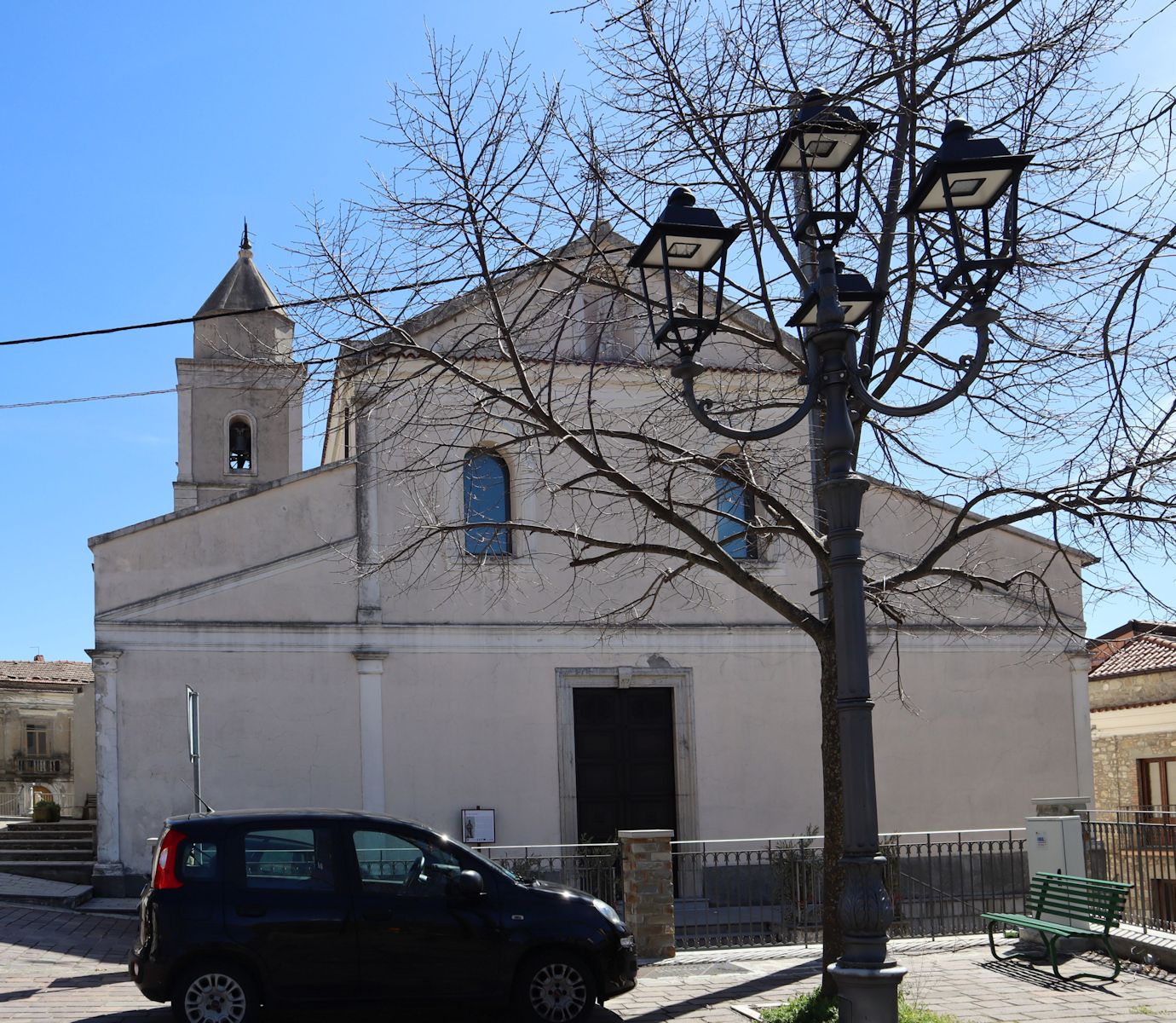 Lukas geweihte Pfarrkirche in Carbone