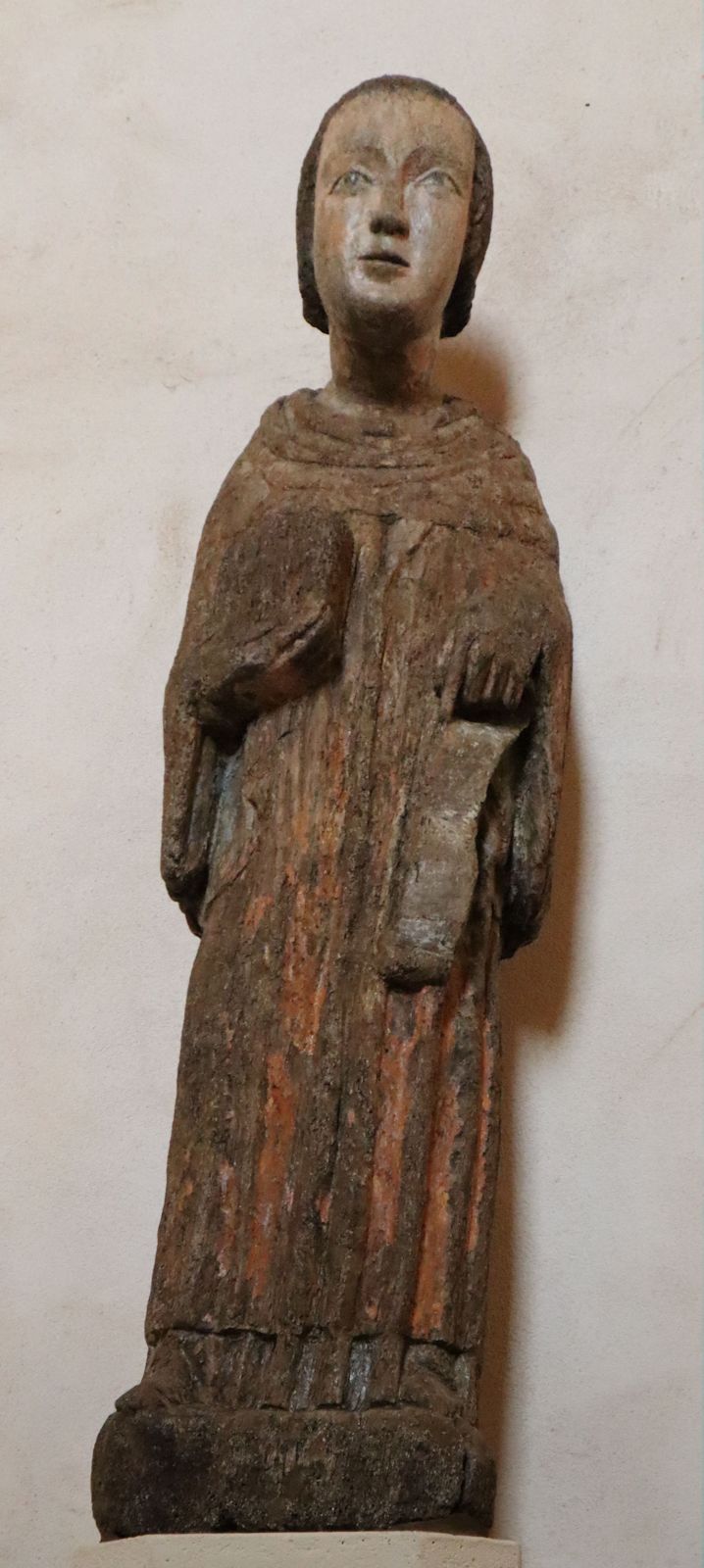 Statue, 12. Jahrhundert, in der Kirche Saint-Jean-Baptiste in Château-Gontier bei Laval