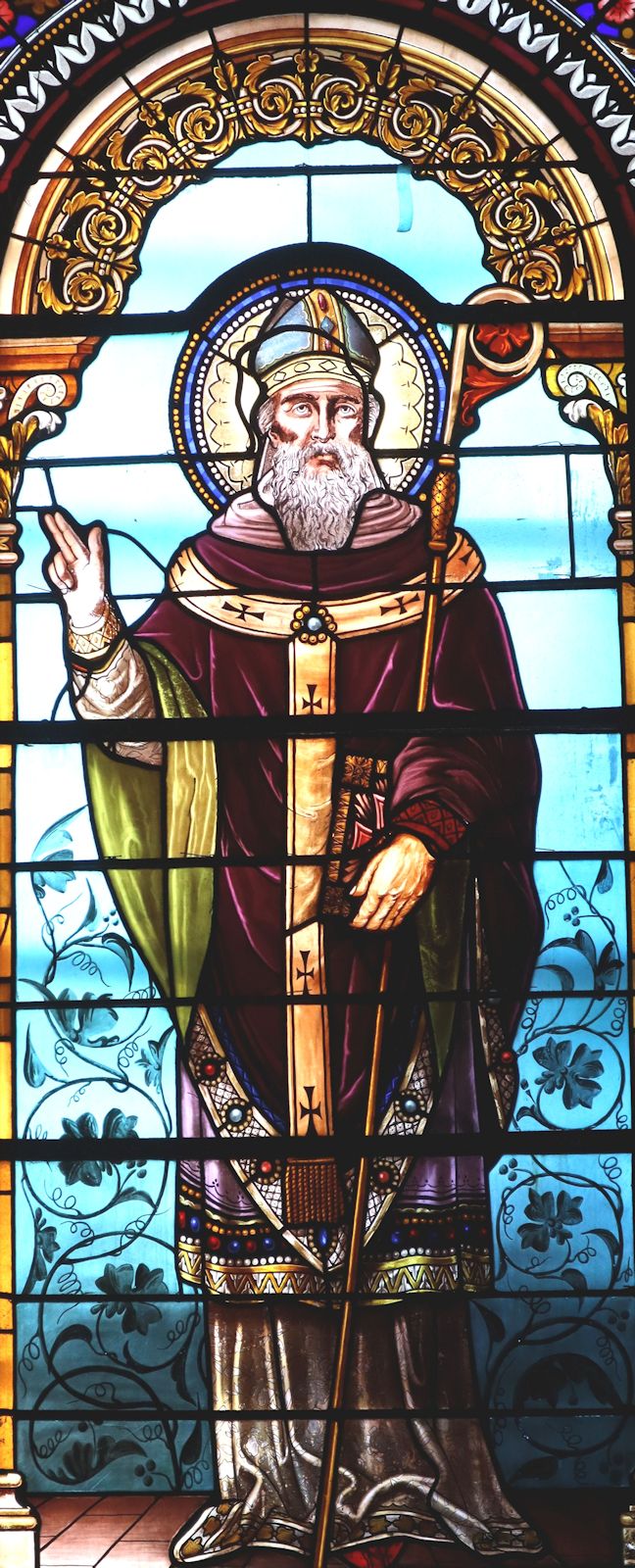 Glasfenster in der Kirche Saint-Vivien in Saintes