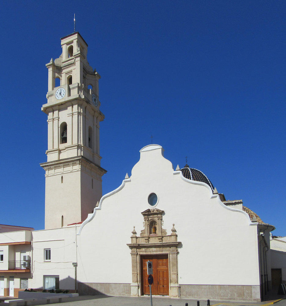 Kirche in Xerasa, wie fast immer hier auf den Grundmauern der alten maurischen Moschee erbaut