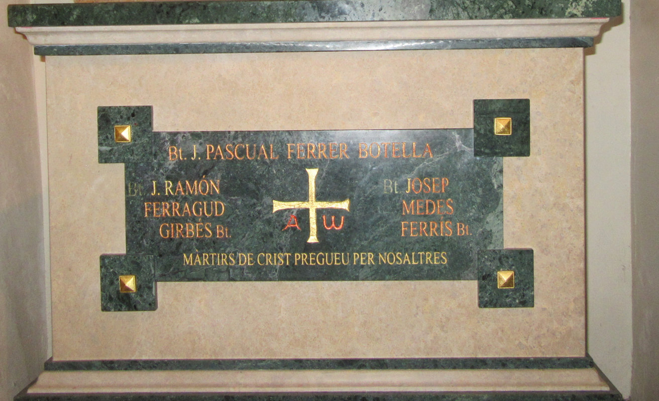 Altar am Grab von Joseph Raimund Ferragud Girbés, zusammen mit dem von Joseph Raimund Paschalis Ferrer Botella und Josef Medes Ferrís, in der Kapelle der Märtyrer in der Basilika in Algemesí