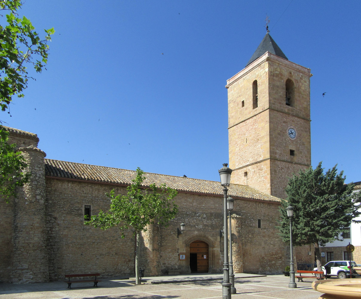 In der Kirche in Munera erinnern das Bild, eine Gedenktafel und eine weitere zur Seligsprechung an Bartolomé Rodríguez Soria