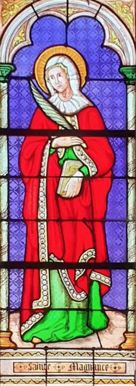 Glasfenster in der Magnentia geweihten Kirche in Sainte-Magnance