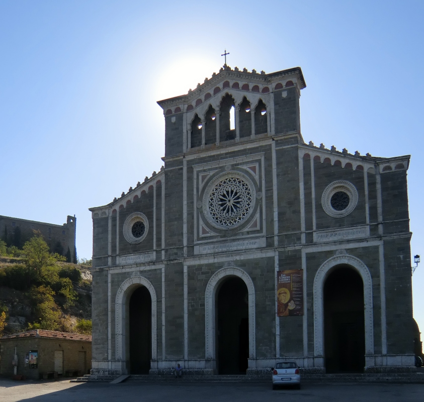 Margaretas Santuario und Franziskanerkloster (links oben) bei Cortona