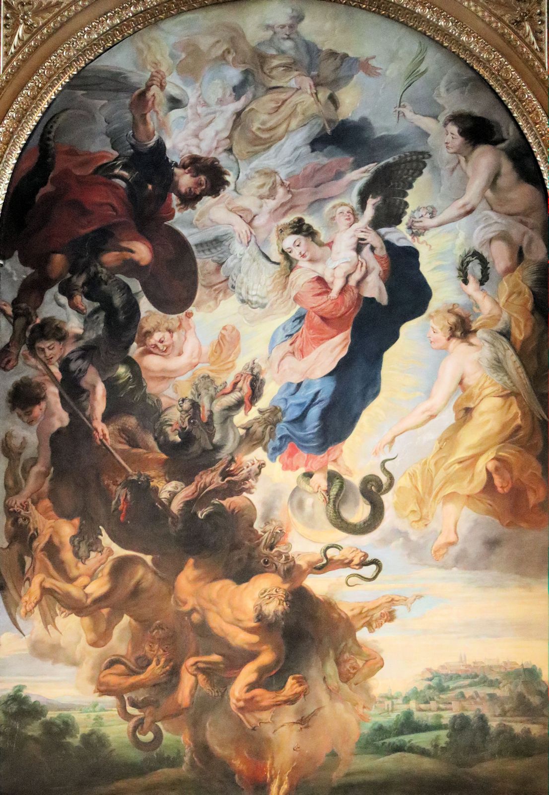 Peter Paul Rubens (Werkstatt): Maria als „Zeichen am Himmel” nach Offenbarung 12 , 1 - 10, 1625, Bild am Hochaltar des Domes in Freising