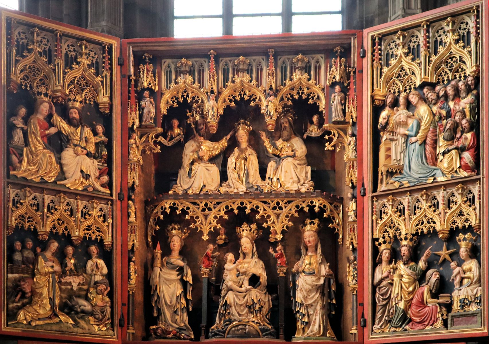 „Wiener Neustädter Altar” mit Szenen aus dem Leben Marias, 1447, im Stephansdom in Wien