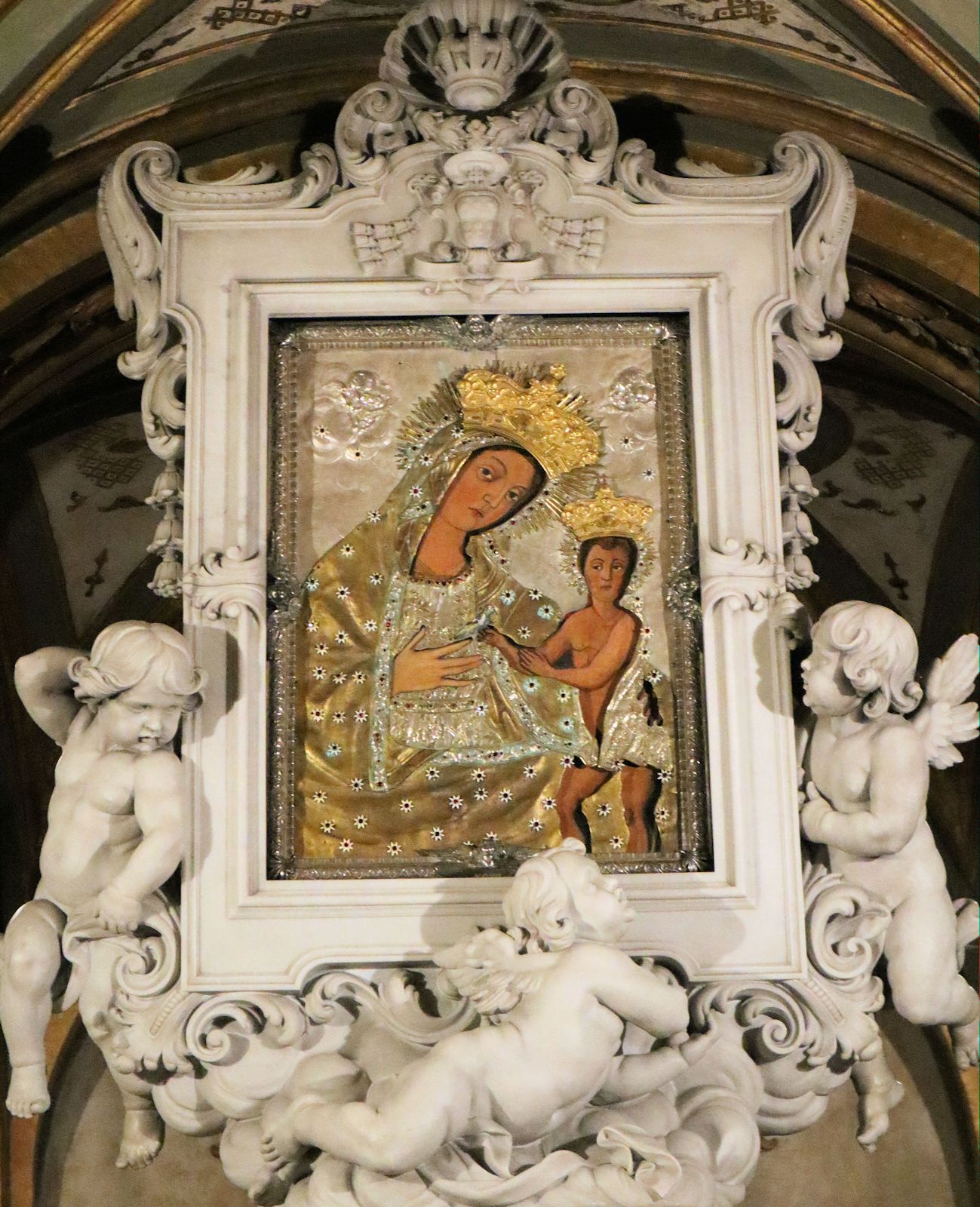 Marienikone „Maria della Madia” in der Krypta der Kathedrale in Bari