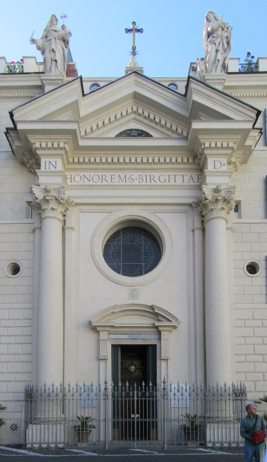 Fassade der Kirche in Birgittas Haus in Rom