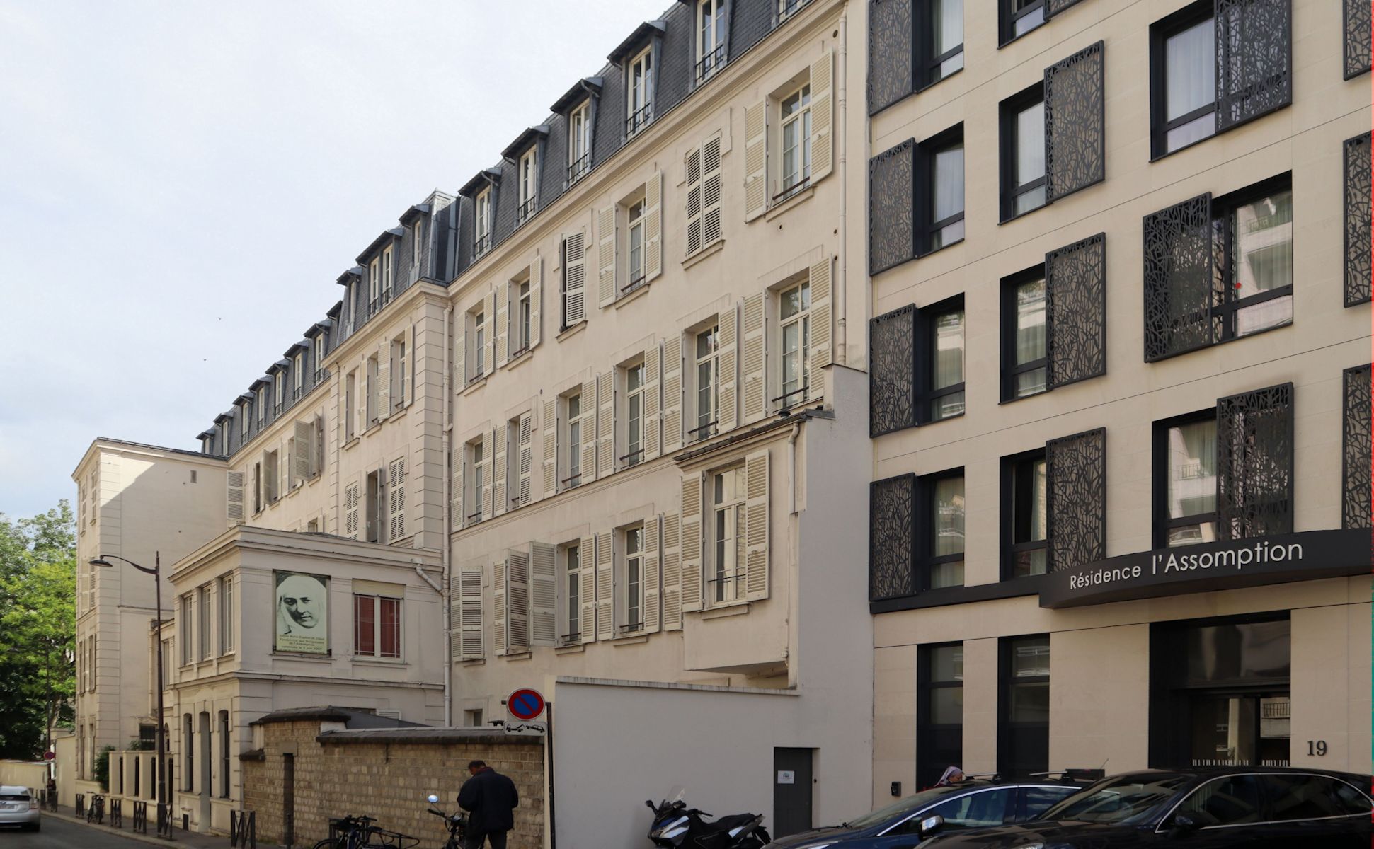 Mutterhaus der &bdquo;Assumptionistinnen&rdquo; in Auteuil mit Bild der Gründerin