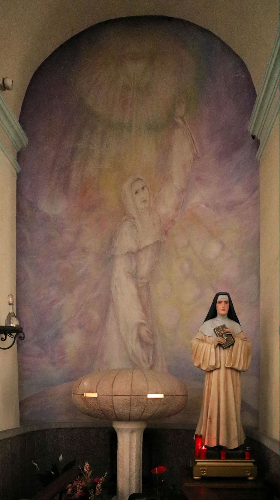 Kapelle mit Statue und Reliquien in der Pfarrkirche in Dorgali