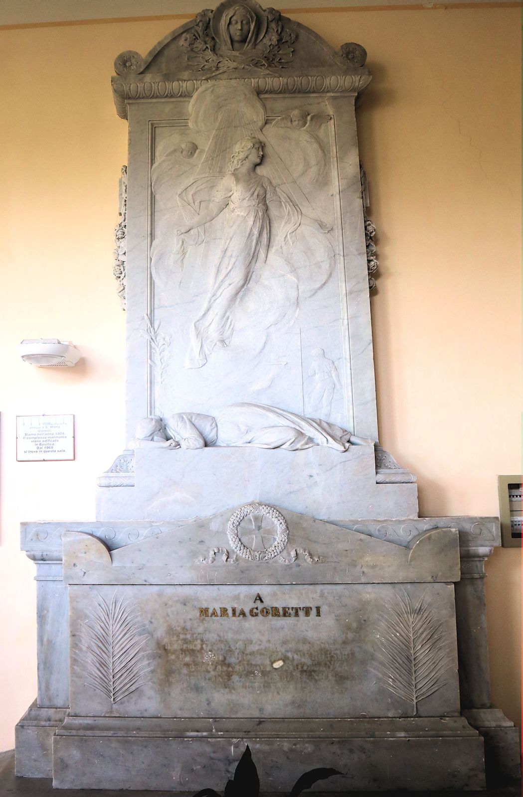 erstes Grabmal für Maria Goretti, 1904, im Sanktuarium in Nettuno