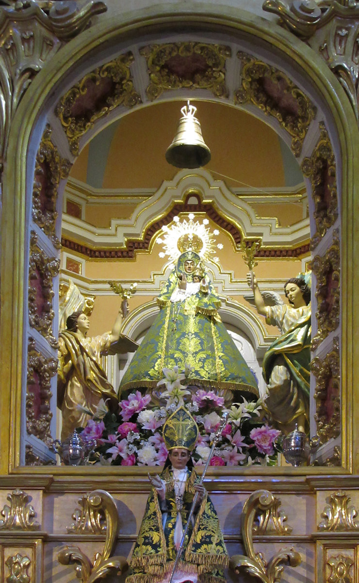 Maria Gratia im ihr geweihten Santuario in Caudete bei Albacete in Spanien, davor Blasius, errichtet aufgrund einer Erscheinung vor dem Schäfer Juan López im Jahr 1414