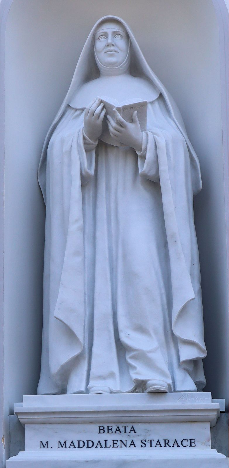 Statue, 2021, an der Kirche di Gesù e Maria in Castellammare di Stabia