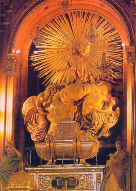 Särge von Maria und Isidor am Hauptaltar der Jesuitenkirche San Isidro in Madrid