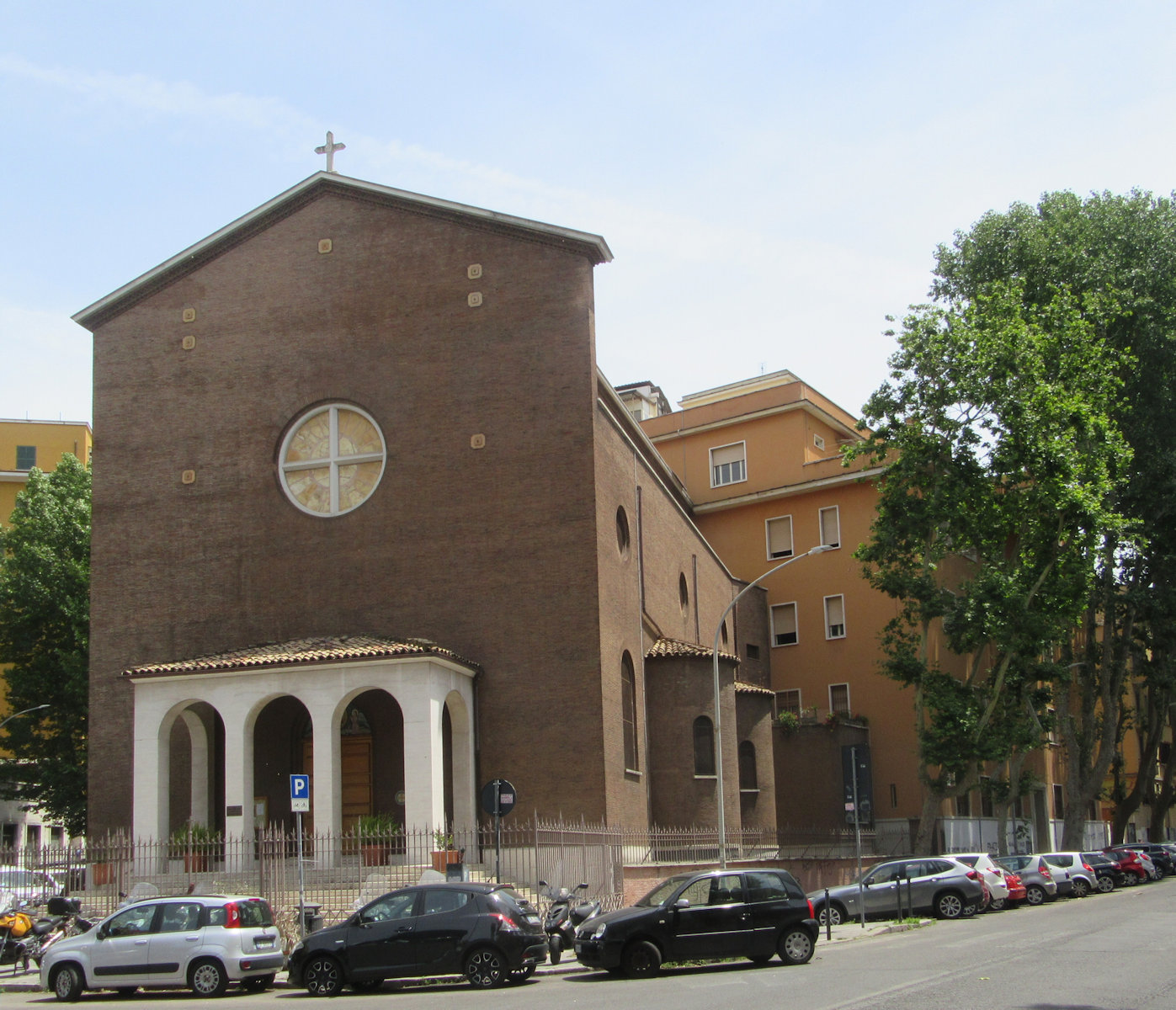 Kirche Il Preziosissimo Sangue di Nostro Signore Gesù Cristo neben der Generalkurie des Ordens in der nach Maria benannten Straße in Rom