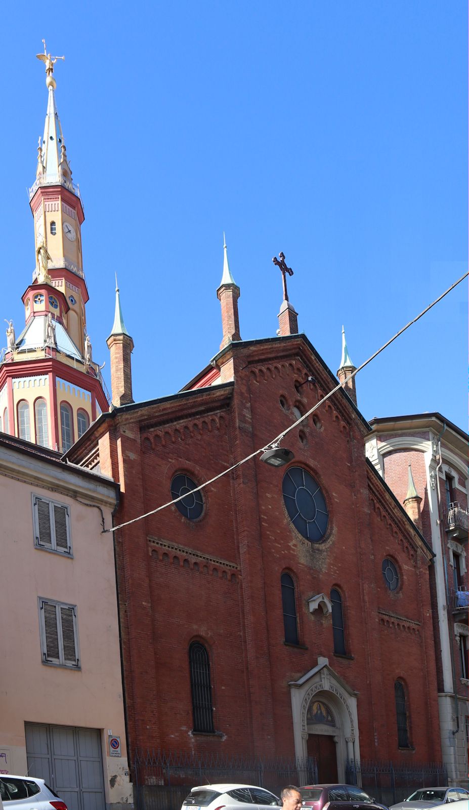 Kirche Nostra Signora del Suffragio mit dem später von Franz Faà di Bruno entworfenen Jugendstil-Kirchturn