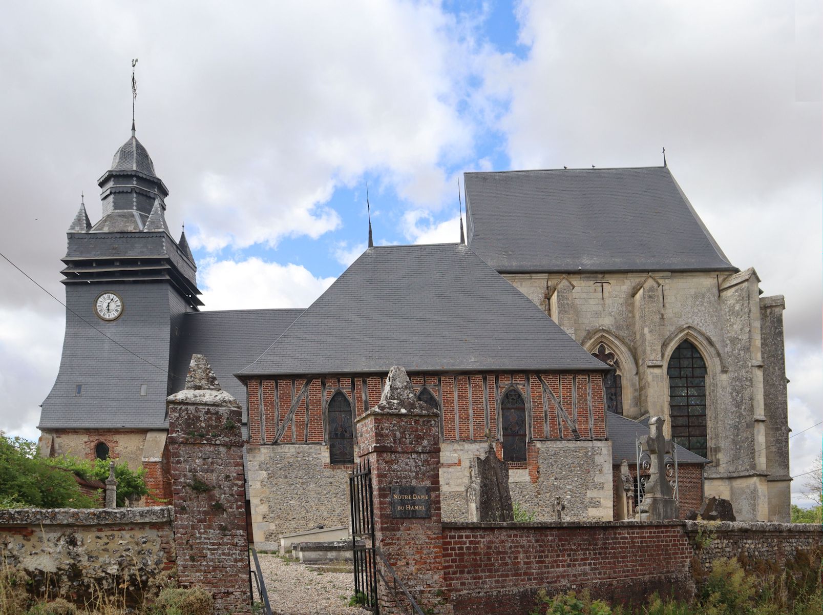 Sanktuarium Notre Dame in Le Hamel