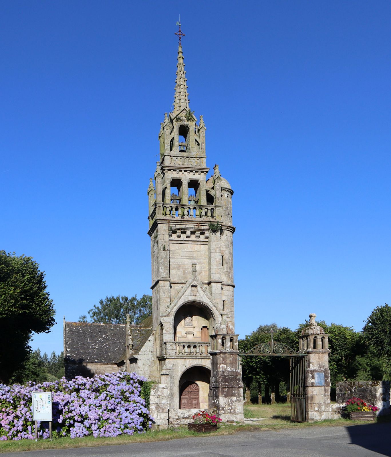 Kapelle Notre Dame de Pitié in Saint-Carré