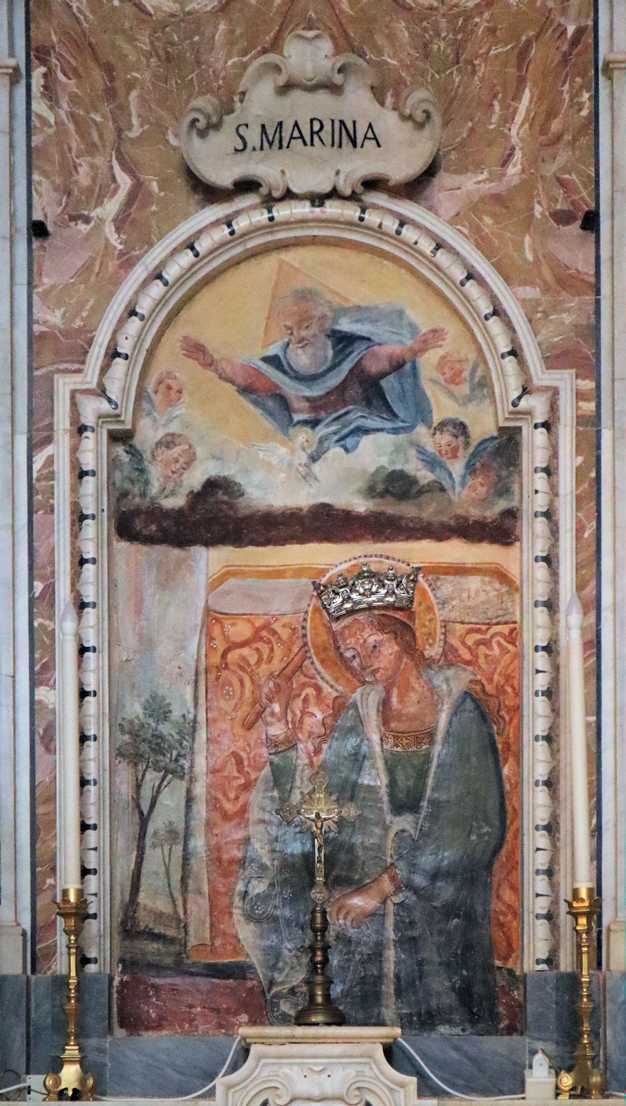 Altar im Santuario Santa Marina in Ruggiano