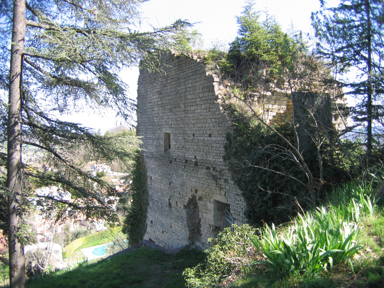 Reste des Turms der Konkathedrale „Saint-Mari” in Forcalquier