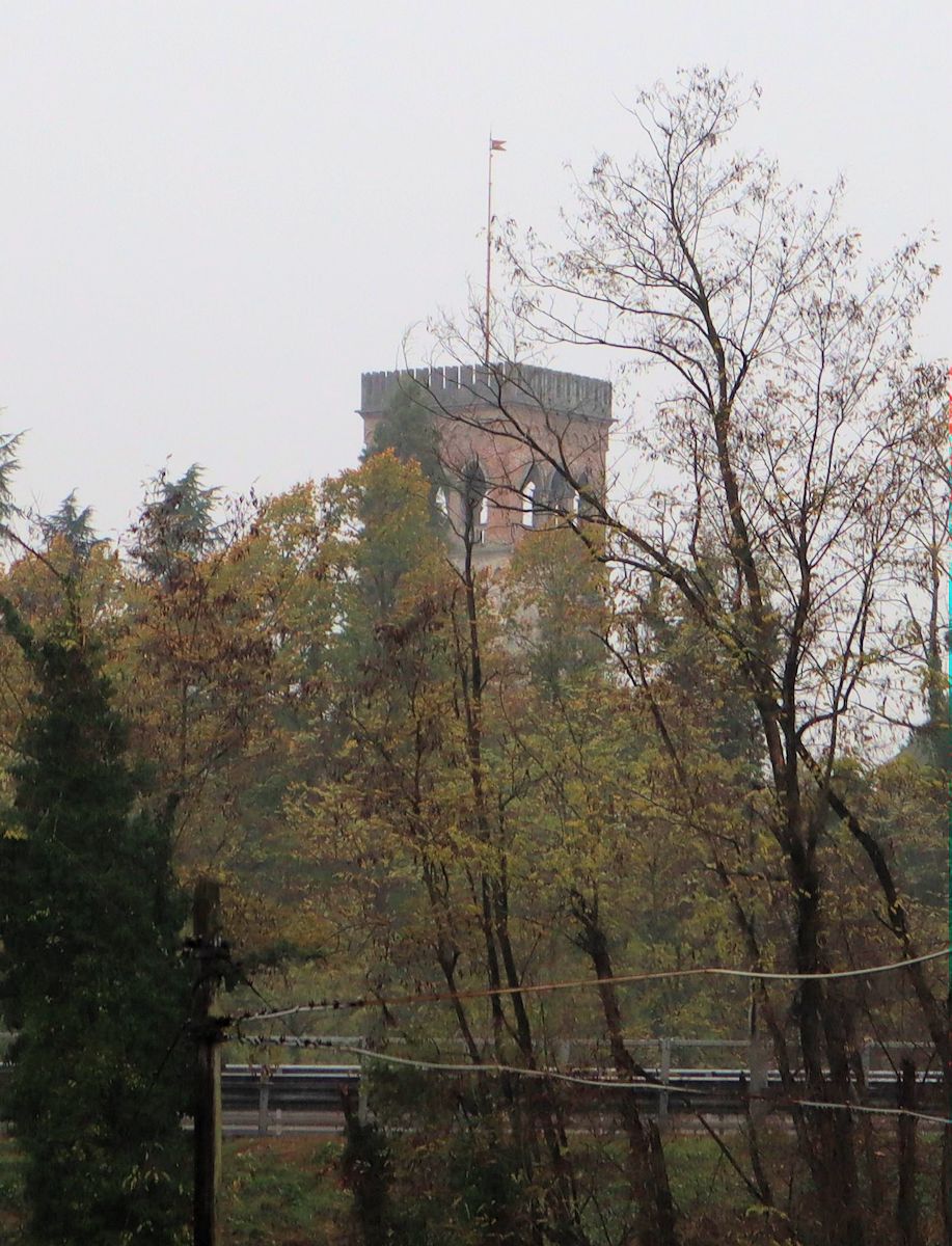 nur von ferne zu sehen: der Turm des ehemaligen Klosters San Pietro di Precipiano