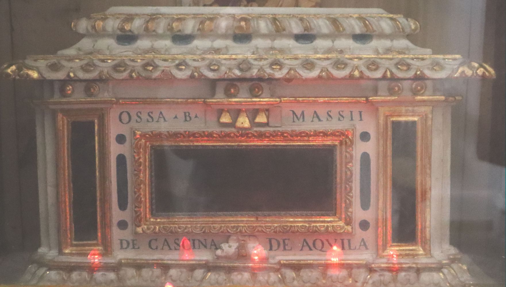 Maschius' Gebeine in der Kirche des Klosters San Giuliano in L'Aquila