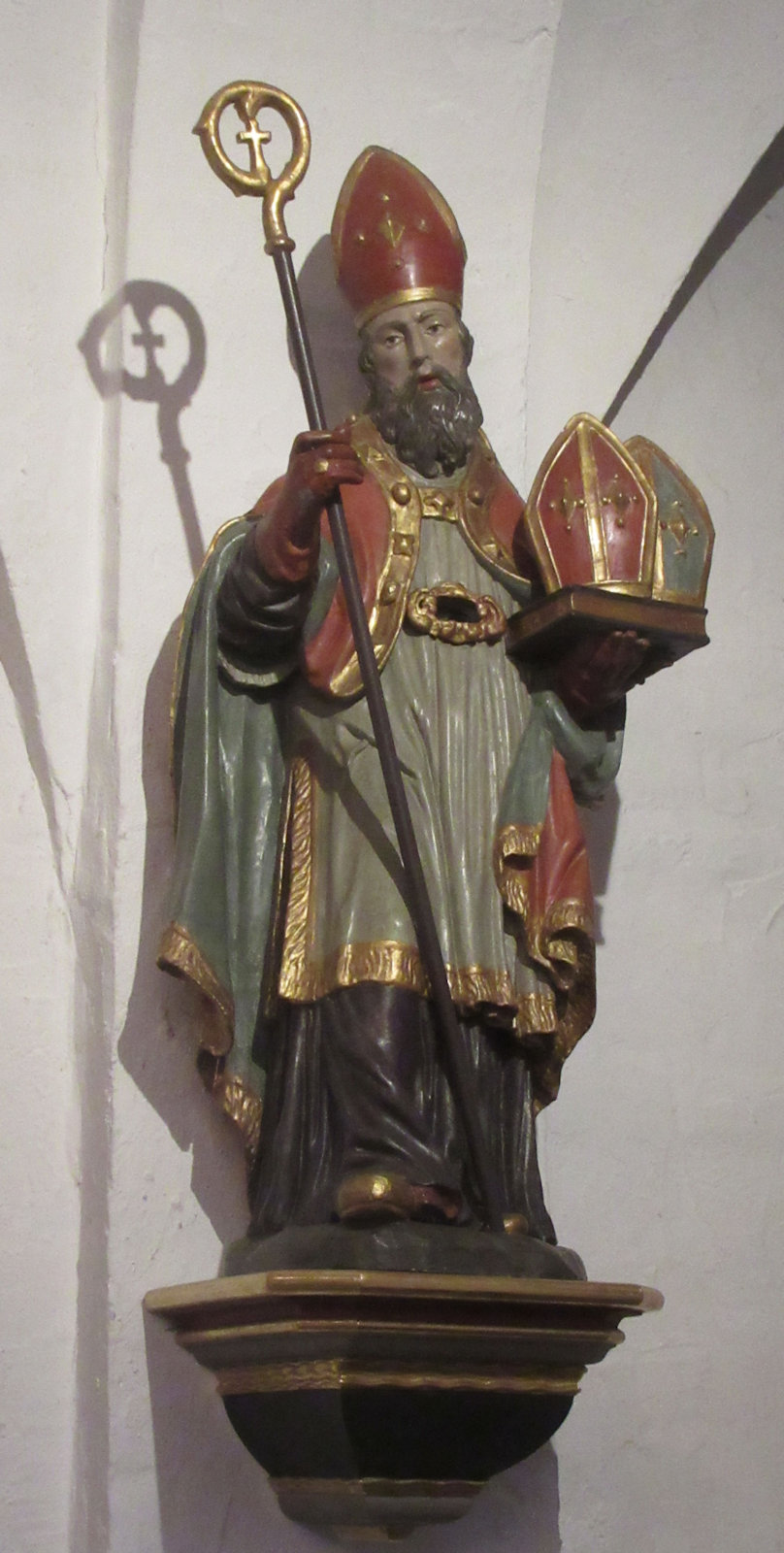 Statue in der Maternus-Kapelle in Köln-Rodenkirchen