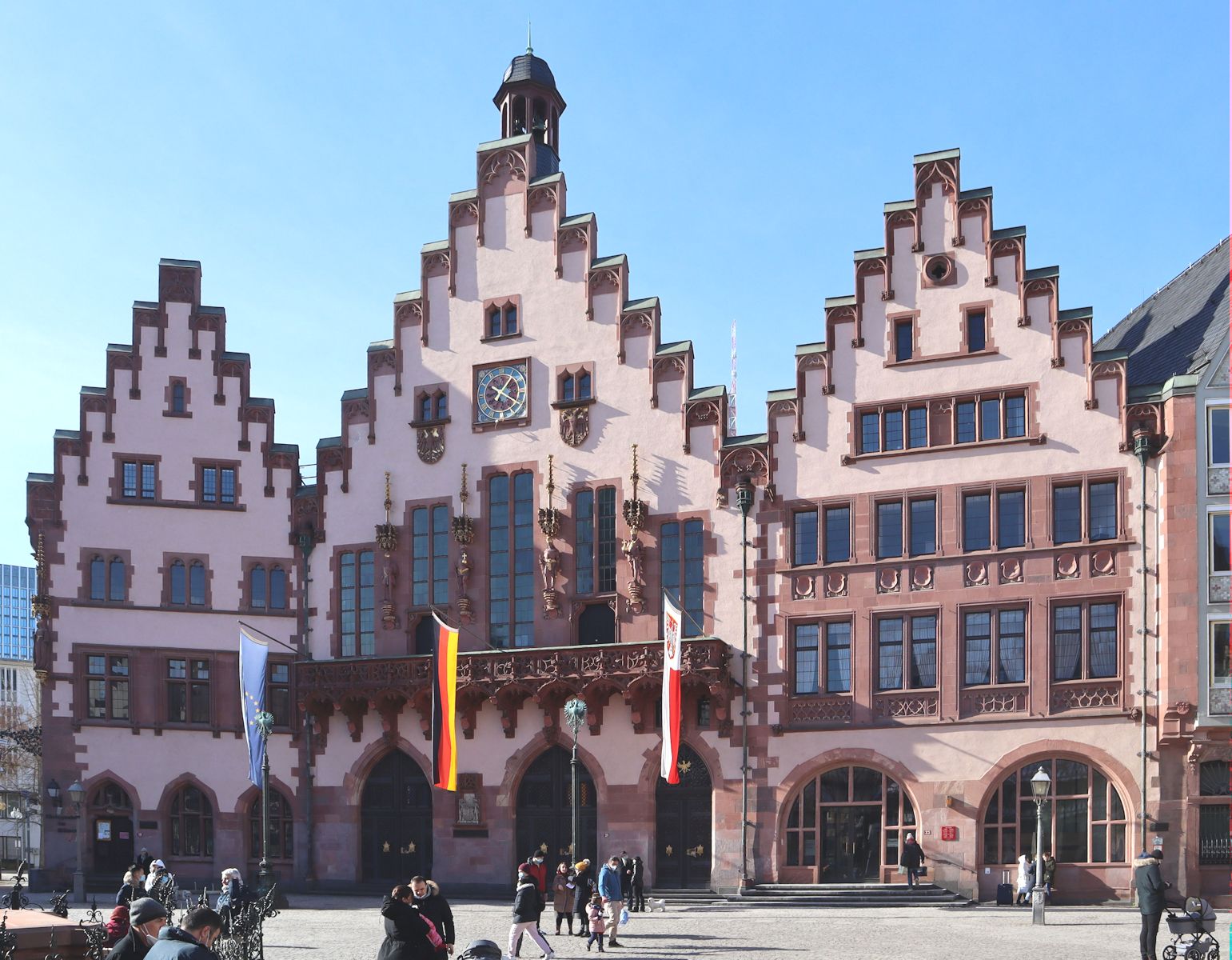 „Römer” in Frankfurt mit dem Haus zum Löwenstein (rechts)