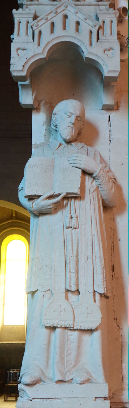 Statue in der Maurilius geweihten Kirche in Chalonnes-sur-Loire