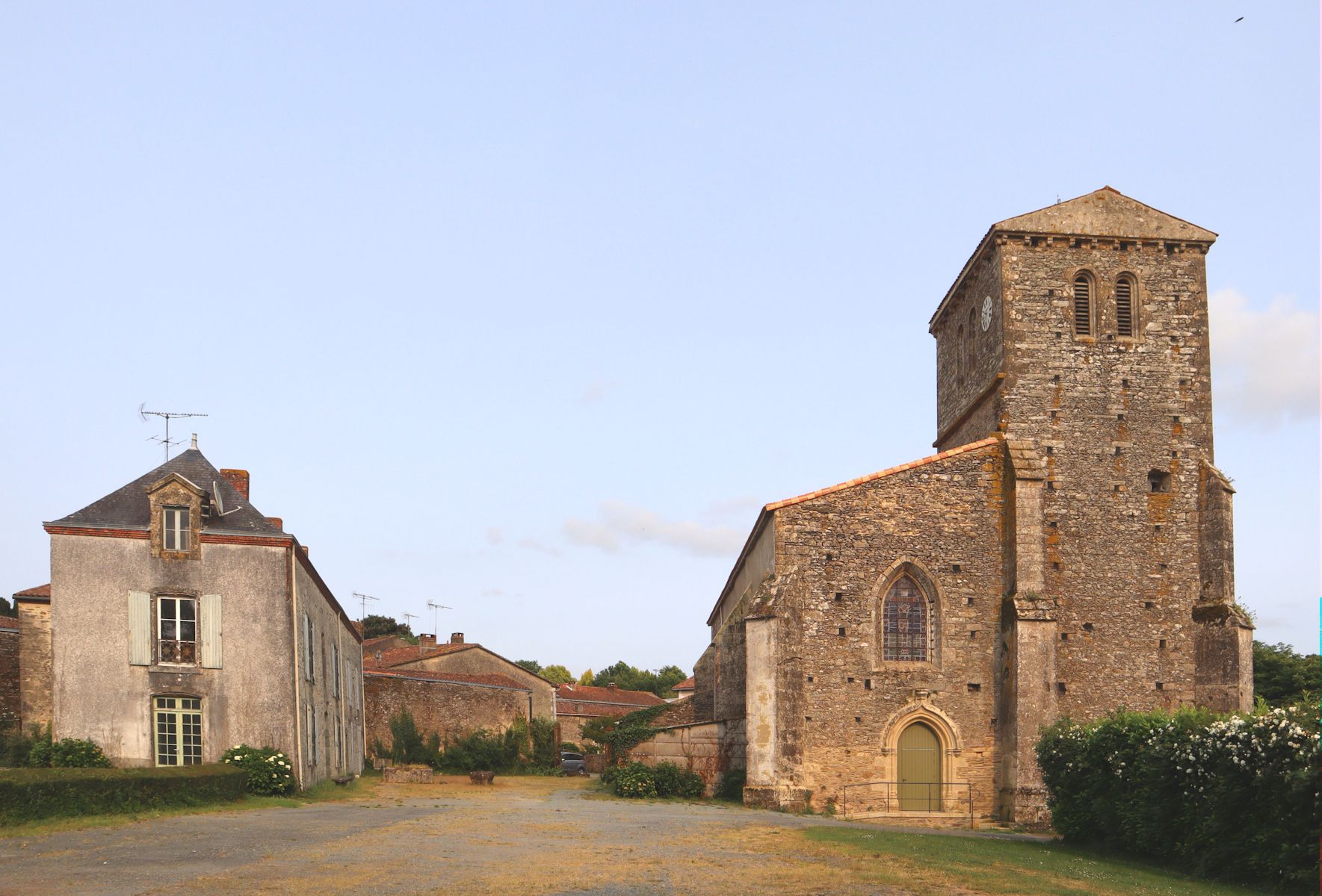 Kirche und Reste des Klosters</a> in Breuil