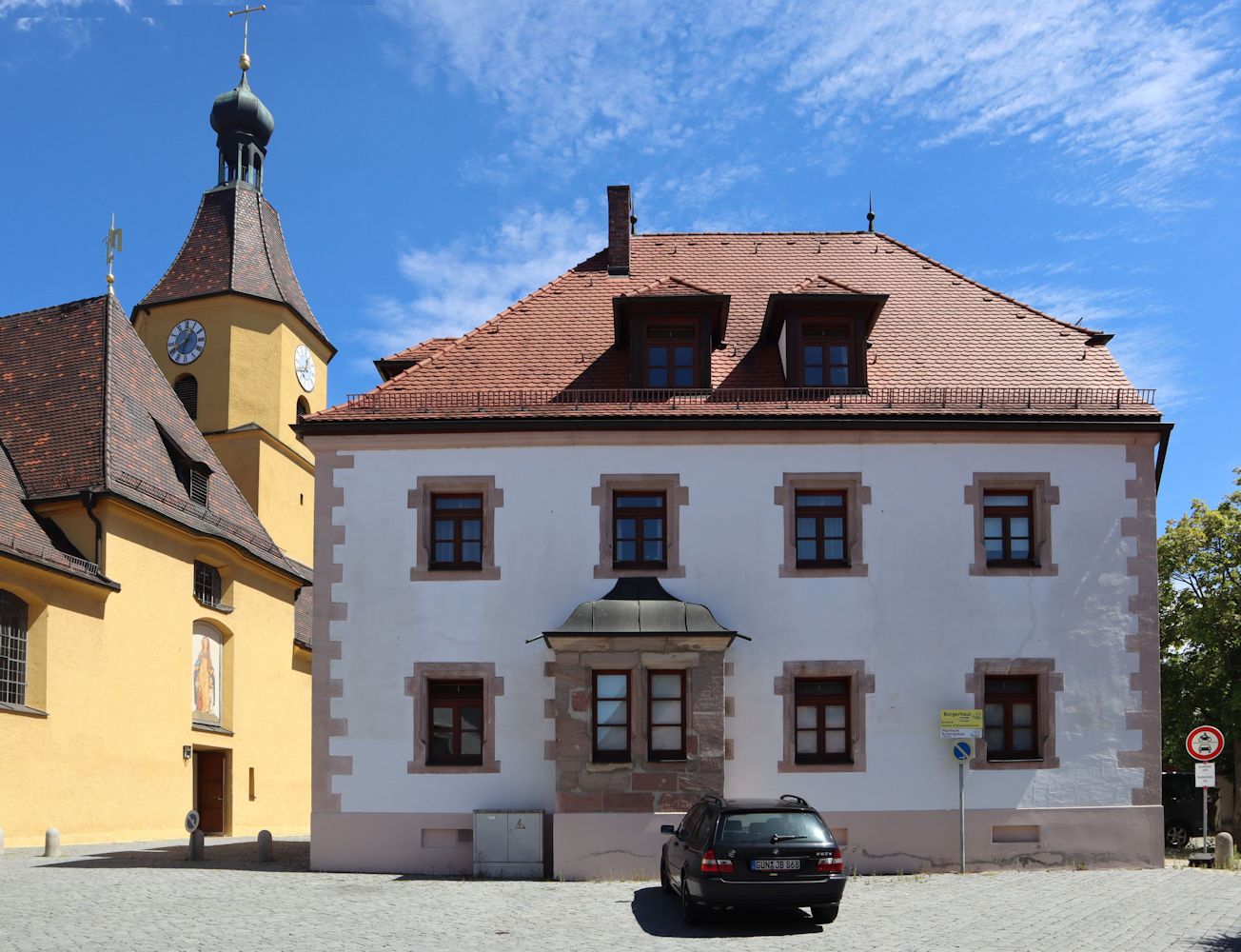 Pfarrkirche und Vogteischloss in Pleinfeld