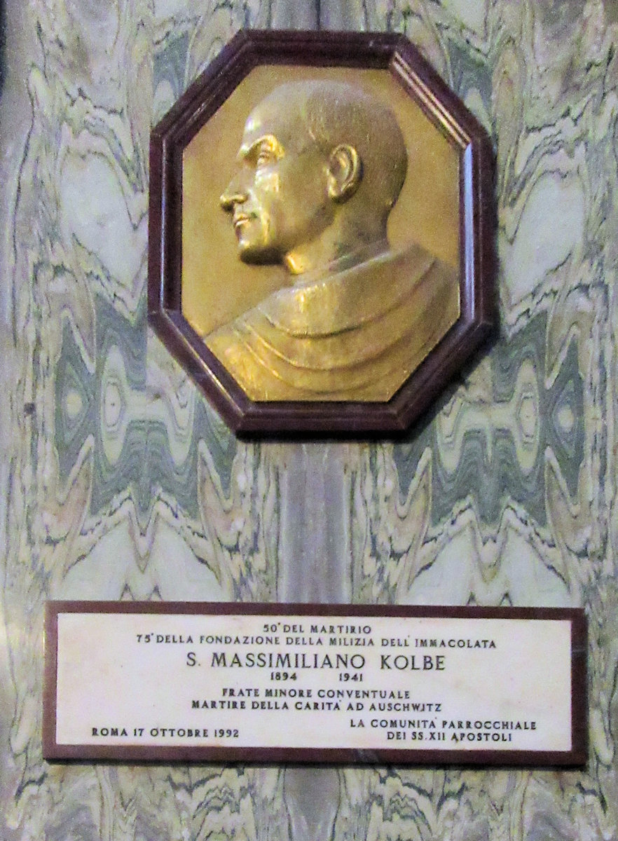 Gedenkstein an den Gründer der „Militia Immaculatae” in der Kirche Ss. Dodici Apostoli in Rom